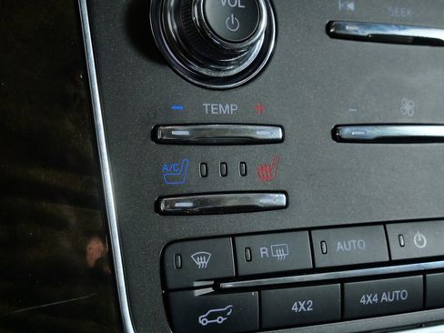 Used 2016 Lincoln Navigator Select AWD/4WD image 23