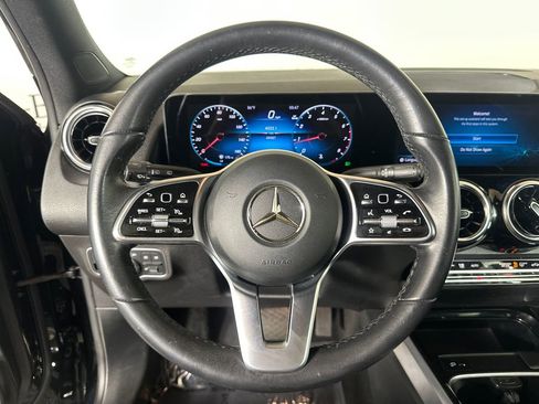 Used 2023 Mercedes-Benz GLB 250 image 26