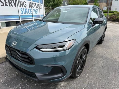 New 2026 Honda HR-V Sport image 2