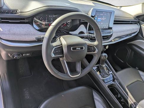 Used 2022 Jeep Compass Latitude AWD/4WD image 10