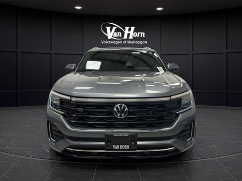 Used 2024 Volkswagen Atlas Cross Sport SEL R-Line AWD/4WD image 2