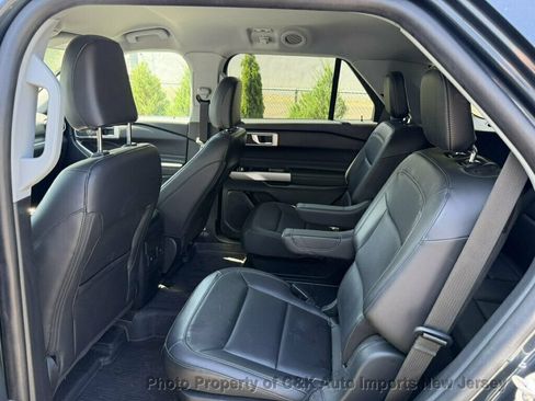 Used 2023 Ford Explorer XLT w/ Equipment Group 202A AWD/4WD image 12