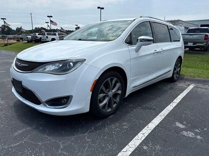 Used 2017 Chrysler Pacifica Limited
