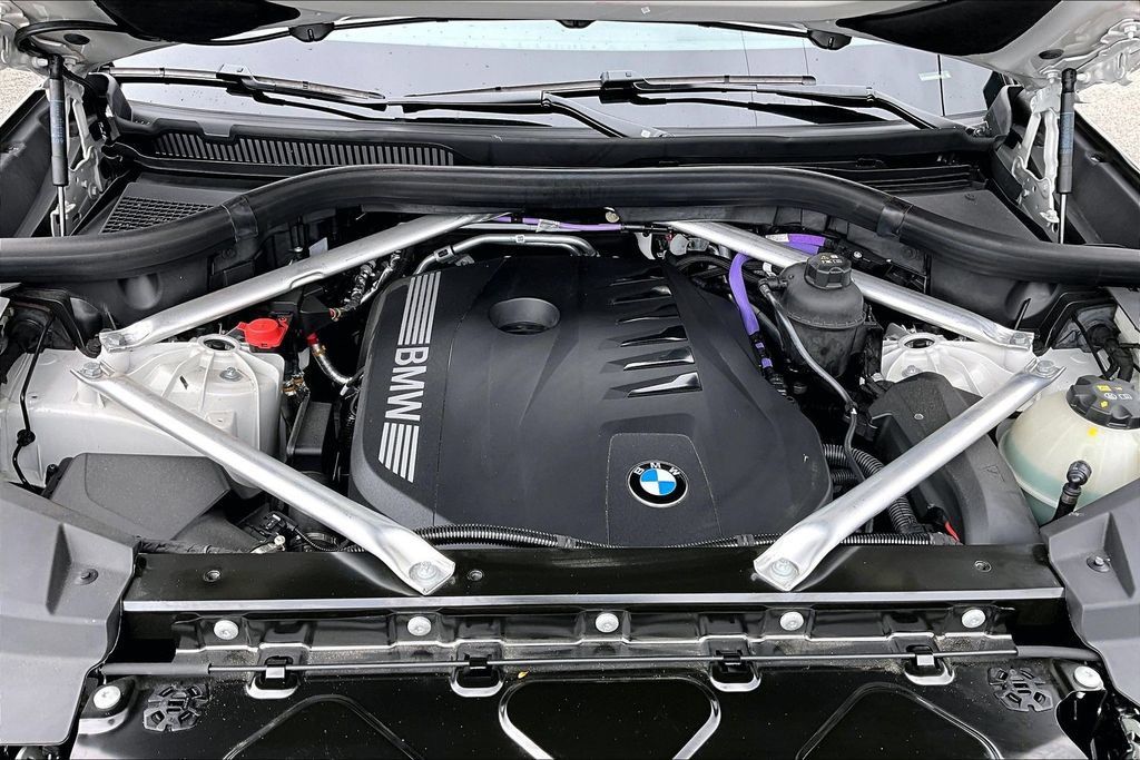 Certified 2025 BMW X5 sDrive40i w/ Premium Package RWD image 30