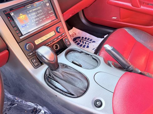 Used 2007 Chevrolet Corvette Coupe w/ Preferred Equipment Group RWD image 16