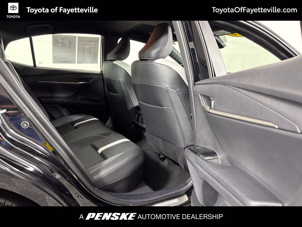 Used 2025 Toyota Camry SE w/ Convenience Package FWD image 8