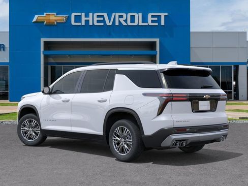 New 2026 Chevrolet Traverse LT image 3