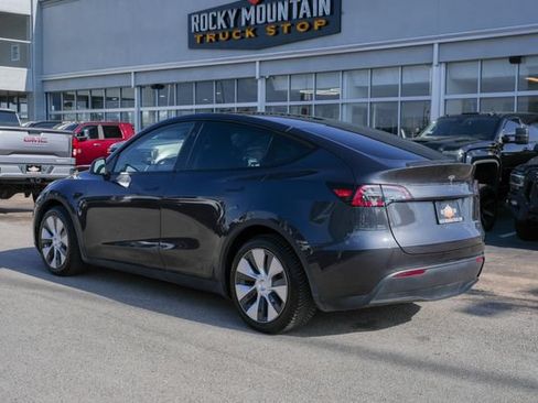 Used 2024 Tesla Model Y Long Range AWD/4WD image 8
