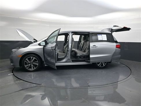 Used 2024 Honda Odyssey Touring image 39