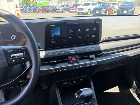 Used 2025 Kia K4 FWD image 17