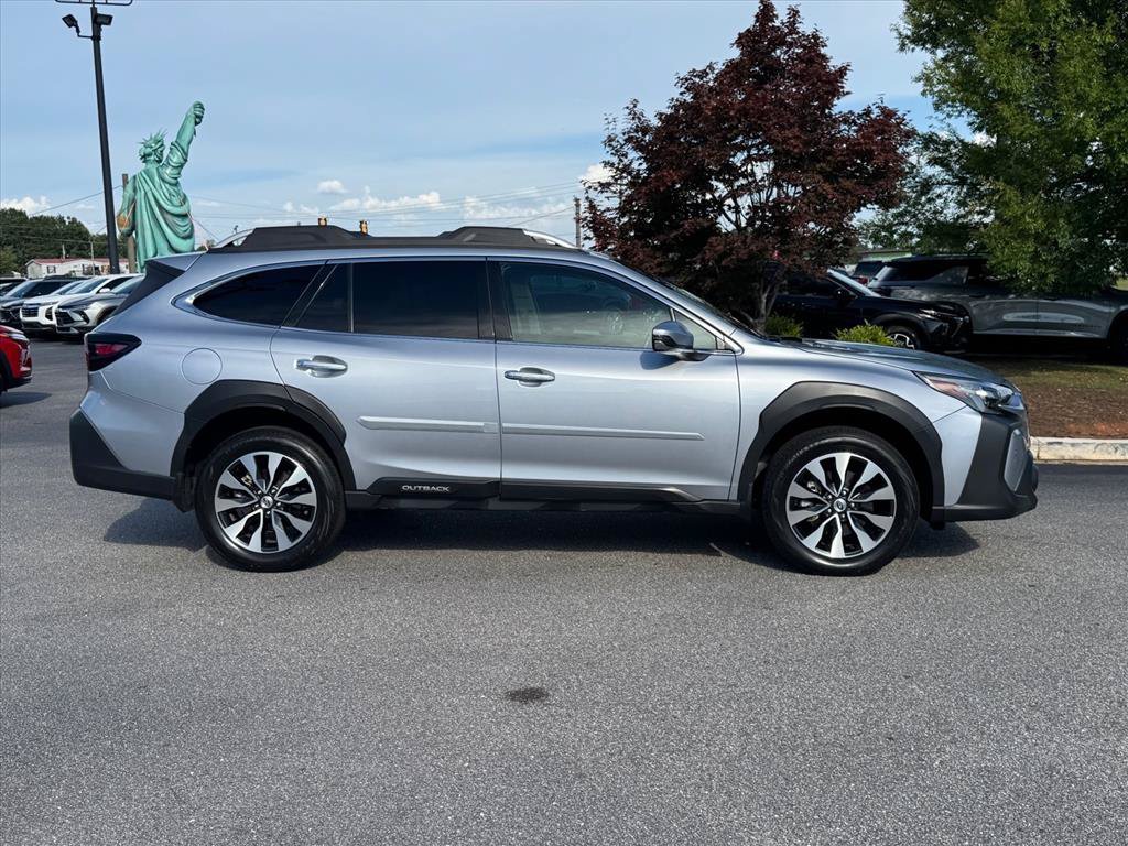 Used 2023 Subaru Outback Touring AWD/4WD image 2