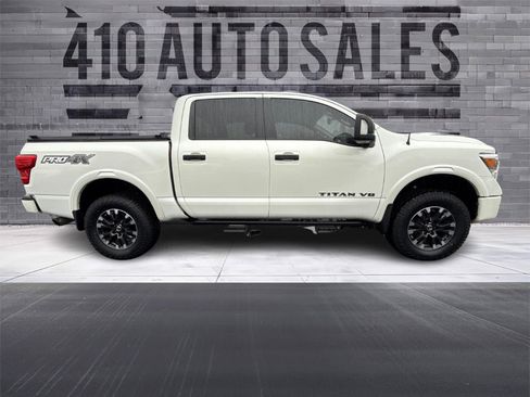 Used 2019 Nissan Titan PRO-4X w/ Pro-4x Convenience Package image 2