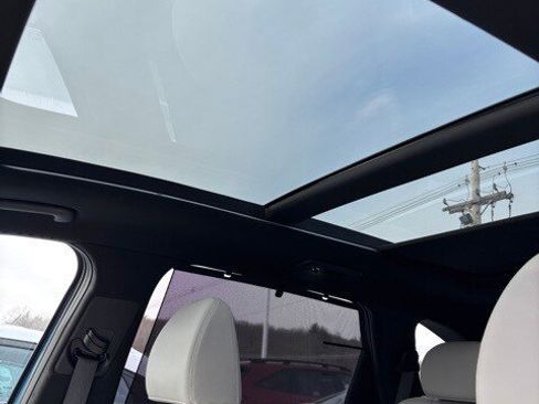 Certified 2025 Kia Sorento SX Prestige image 13