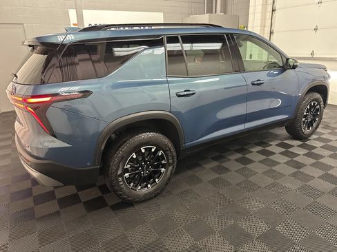 Used 2025 Chevrolet Traverse Z71 w/ Enhanced Driving Package AWD/4WD image 11