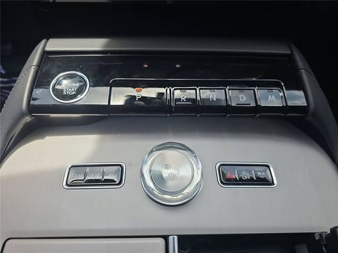New 2027 Lincoln Navigator Premiere RWD image 19