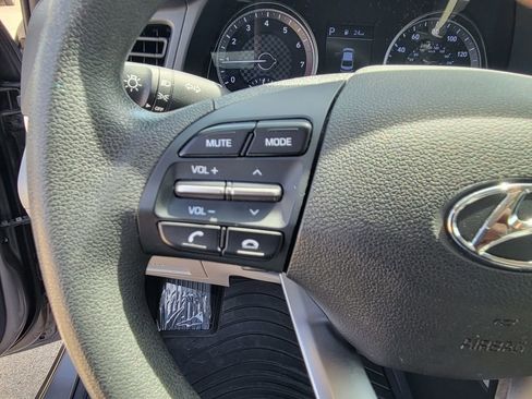Used 2020 Hyundai Elantra SE w/ Winter Weather Package FWD image 21