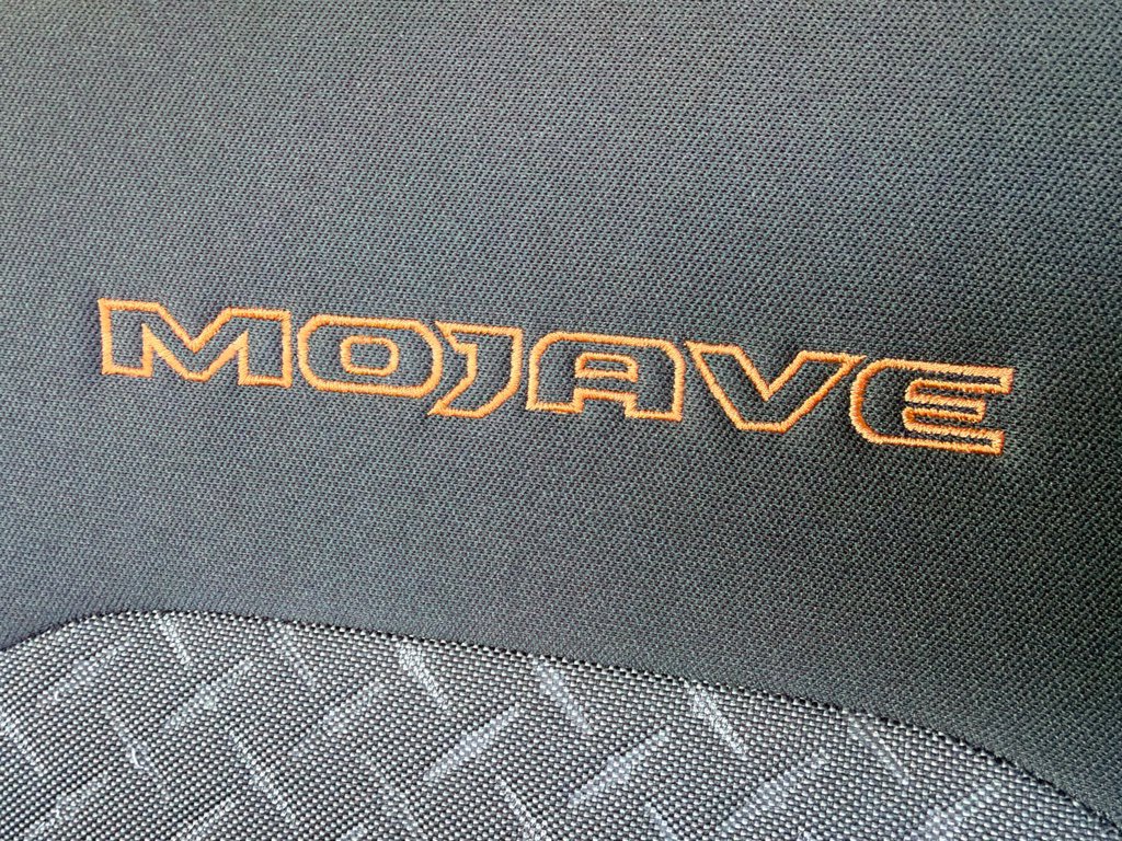 Used 2026 Jeep Gladiator Mojave AWD/4WD image 13