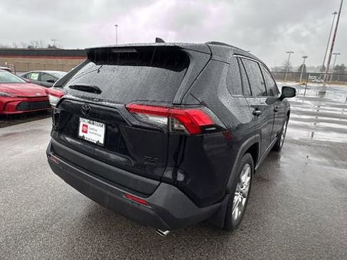 Certified 2020 Toyota RAV4 XLE Premium image 5