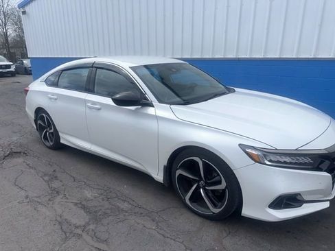 Used 2022 Honda Accord Sport image 2