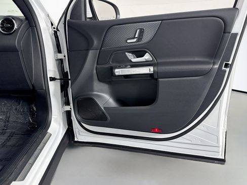 New 2026 Mercedes-Benz GLB 250 image 23