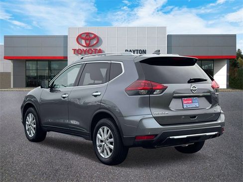 Used 2018 Nissan Rogue SV w/ Sun & Sound Touring Package image 4