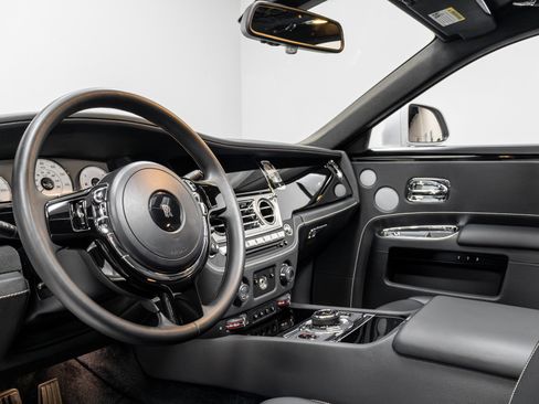 Used 2015 Rolls-Royce Ghost image 9