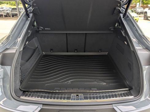 New 2026 Porsche Cayenne Coupe AWD/4WD image 22