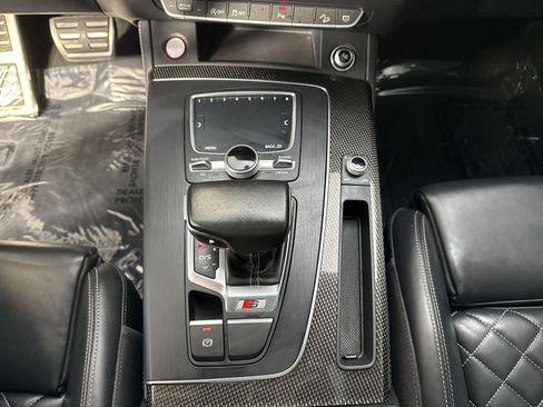 Used 2018 Audi SQ5 Prestige AWD/4WD image 16
