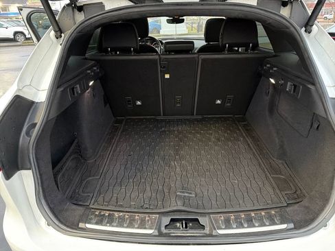 Used 2019 Jaguar F-PACE Premium image 24