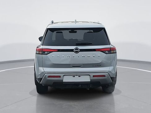 Used 2025 Nissan Pathfinder Platinum image 4