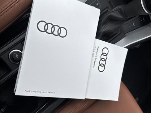 Certified 2025 Audi Q3 2.0T Premium Plus w/ Premium Plus Package image 17