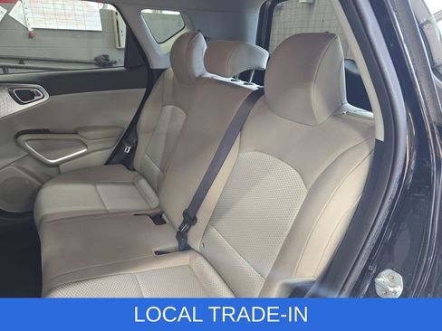 Used 2023 Kia Soul LX image 14