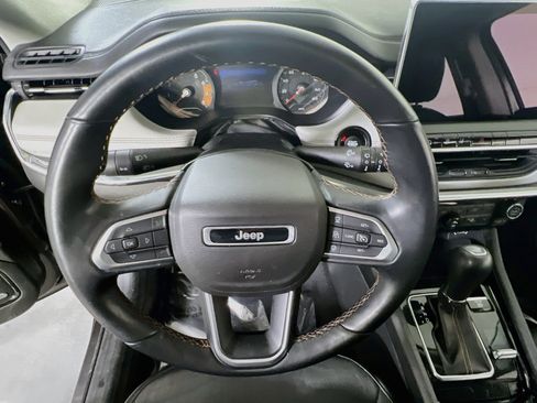 Used 2022 Jeep Compass Limited w/ Sun and Sound Group AWD/4WD image 11