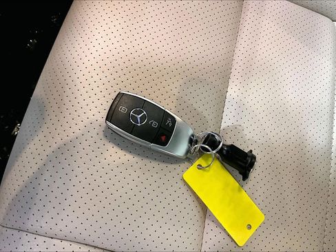 Used 2021 Mercedes-Benz GLE 350 4MATIC image 15
