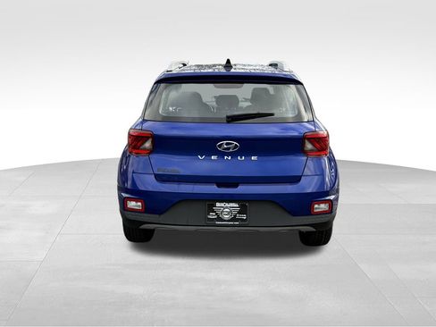 Used 2022 Hyundai Venue SEL image 6