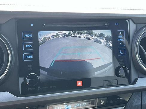 Used 2018 Toyota Tacoma TRD Sport AWD/4WD image 25