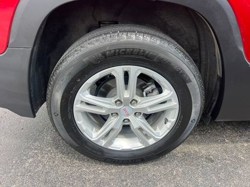 Used 2023 GMC Terrain SLE w/ Driver Convenience Package FWD image 11