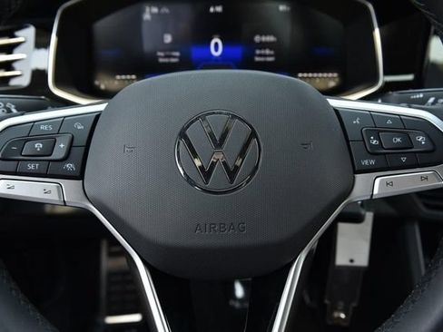 Certified 2025 Volkswagen Jetta Sport FWD image 18