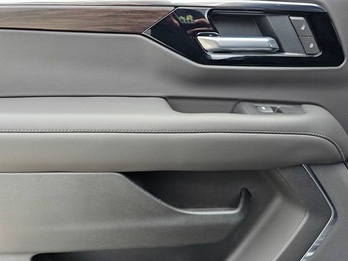 New 2026 Chevrolet Suburban LS w/ LPO, Dark Essentials Package RWD image 18