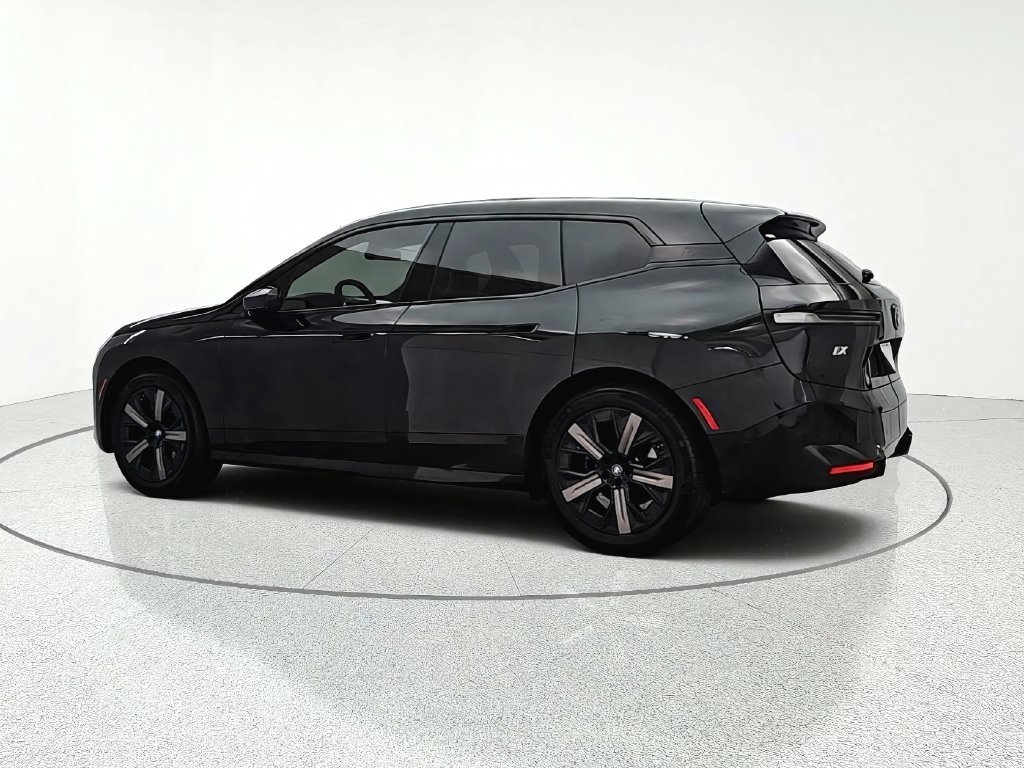 Used 2024 BMW iX xDrive50 w/ Sport Package AWD/4WD image 5