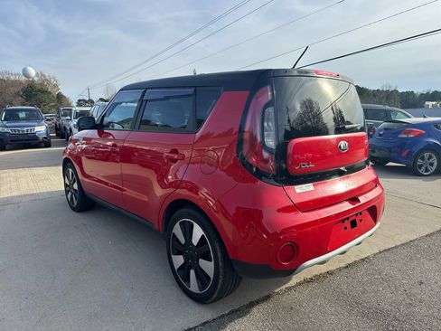 Used 2019 Kia Soul + image 8