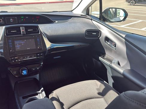Used 2019 Toyota Prius LE AWD/4WD image 20