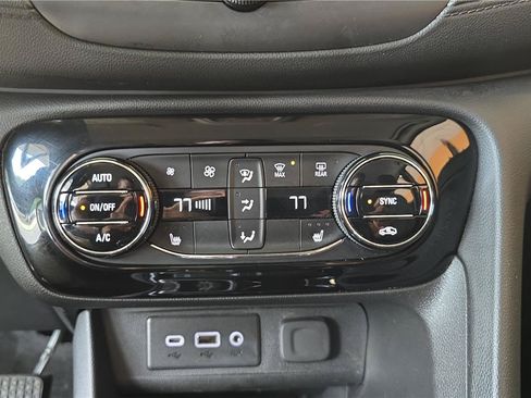 Used 2023 Buick Encore GX Select w/ Sport Touring Package FWD image 23