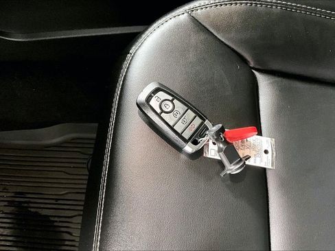 Used 2023 Ford Explorer XLT w/ Equipment Group 202A image 10