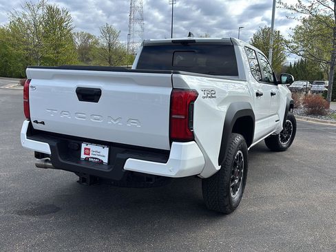 Used 2025 Toyota Tacoma TRD Off-Road w/ TRD Off Road Premium Package AWD/4WD image 18
