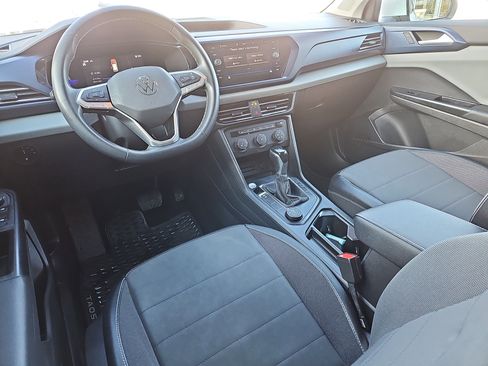 Used 2022 Volkswagen Taos SE w/ IQ.Drive SE Package image 3
