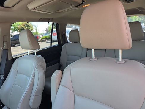 Used 2020 Honda Pilot Touring image 14