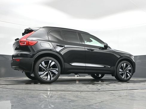 New 2026 Volvo XC40 B5 Plus w/ Protection Package Premier AWD/4WD image 39