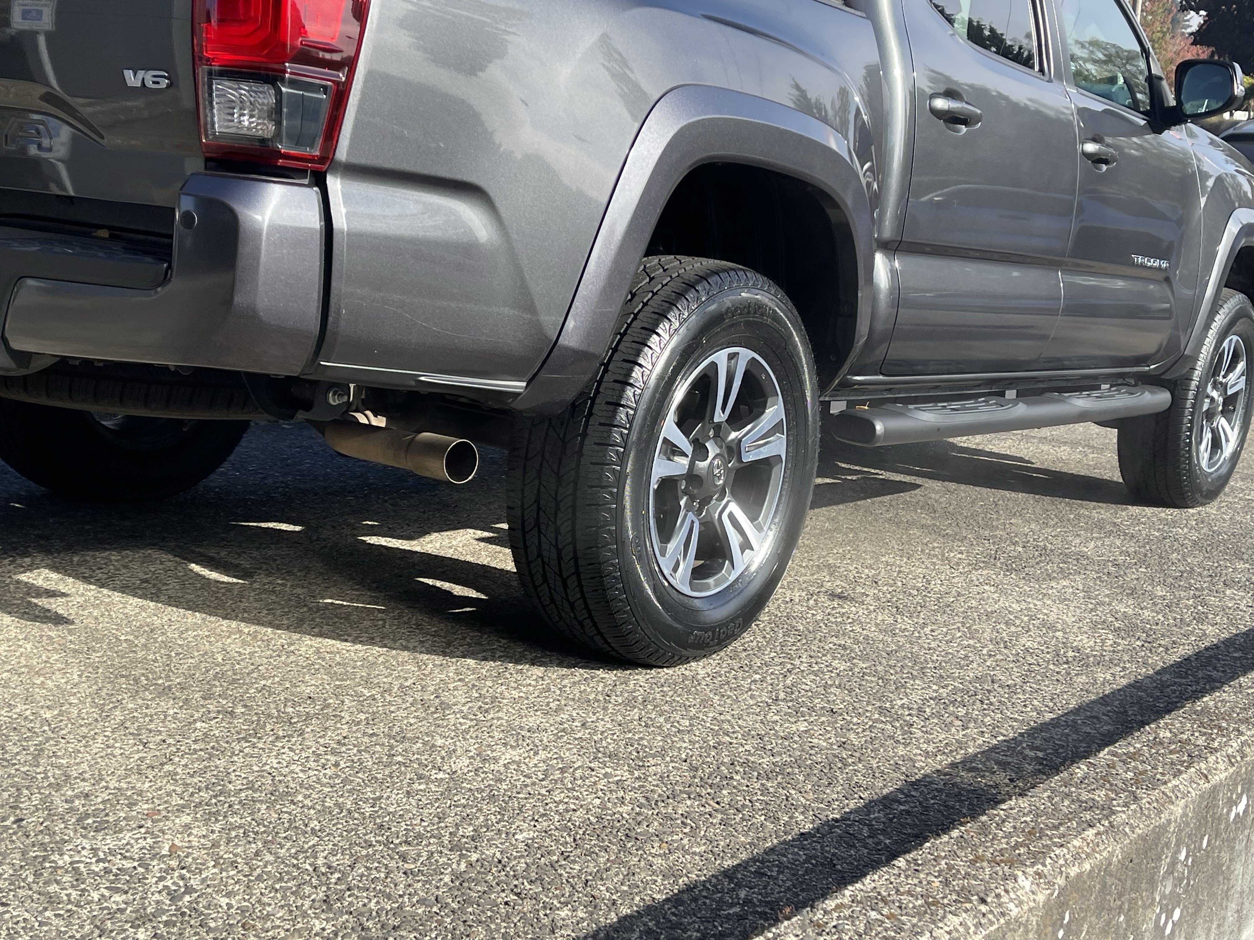 Certified 2019 Toyota Tacoma TRD Sport w/ Technology Package AWD/4WD image 8