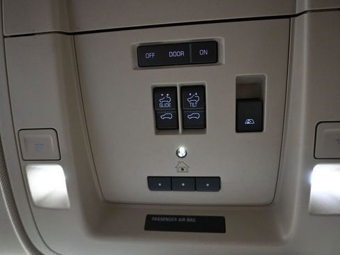 Used 2018 GMC Sierra 1500 SLT image 16